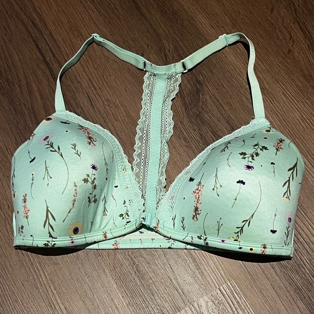 Front Clip Blue Floral Bra